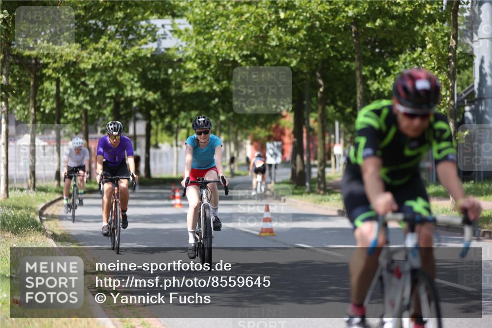 10.08.2025 - GEWOBA Citytriathlon Bremen Yannick Fuchs http://msf.ph/oto/8559645 10.08.2025 12:40:26 Radfahren 559, 581, 597, 602, 672, 723, 737, 815, 848, 870, 879, 890, 896, 899, 910, 949, 975, 1002, 1024 meine-sportfotos.de