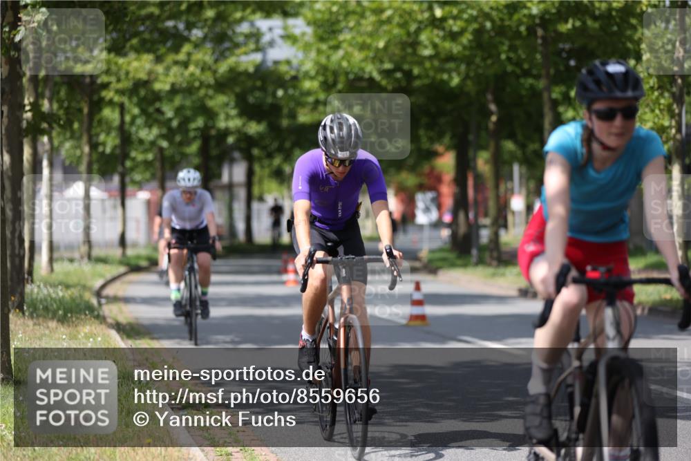 10.08.2025 - GEWOBA Citytriathlon Bremen Yannick Fuchs http://msf.ph/oto/8559656 10.08.2025 12:40:27 Radfahren 559, 581, 597, 602, 672, 723, 737, 815, 848, 870, 879, 890, 899, 910, 949, 975, 1002, 1024 meine-sportfotos.de