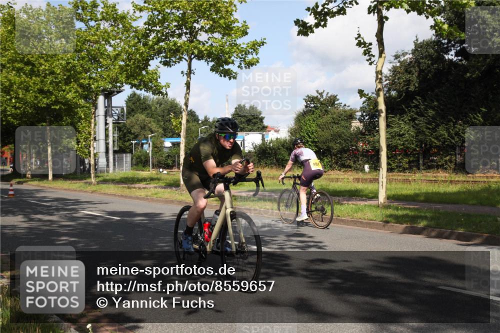 10.08.2025 - GEWOBA Citytriathlon Bremen Yannick Fuchs http://msf.ph/oto/8559657 10.08.2025 11:00:41 Radfahren 3, 39, 49, 107, 173, 229, 436, 474 meine-sportfotos.de