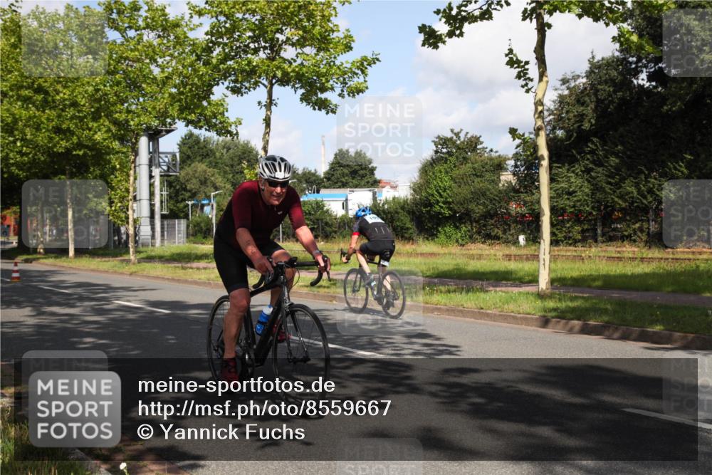 10.08.2025 - GEWOBA Citytriathlon Bremen Yannick Fuchs http://msf.ph/oto/8559667 10.08.2025 11:00:49 Radfahren 3, 9, 39, 49, 107, 173, 229, 436, 499 meine-sportfotos.de