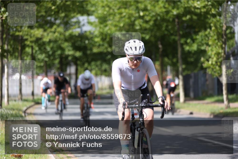 10.08.2025 - GEWOBA Citytriathlon Bremen Yannick Fuchs http://msf.ph/oto/8559673 10.08.2025 12:40:28 Radfahren 559, 581, 597, 602, 672, 723, 737, 815, 848, 870, 879, 890, 899, 910, 949, 975, 1002, 1024 meine-sportfotos.de