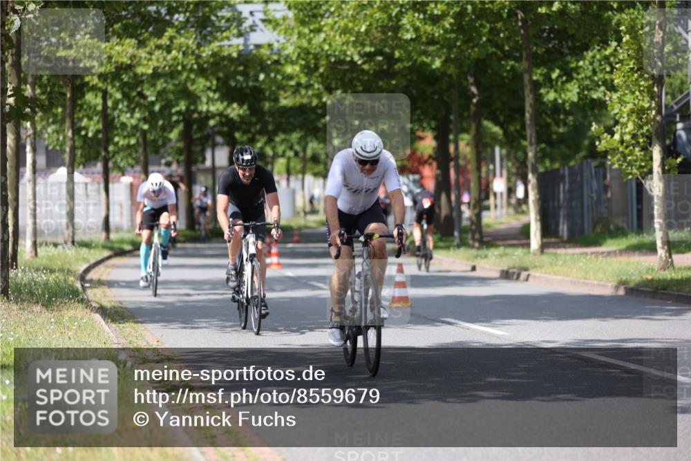 10.08.2025 - GEWOBA Citytriathlon Bremen Yannick Fuchs http://msf.ph/oto/8559679 10.08.2025 12:40:29 Radfahren 559, 581, 597, 602, 672, 723, 737, 815, 829, 848, 870, 879, 899, 910, 949, 975, 1002, 1024 meine-sportfotos.de