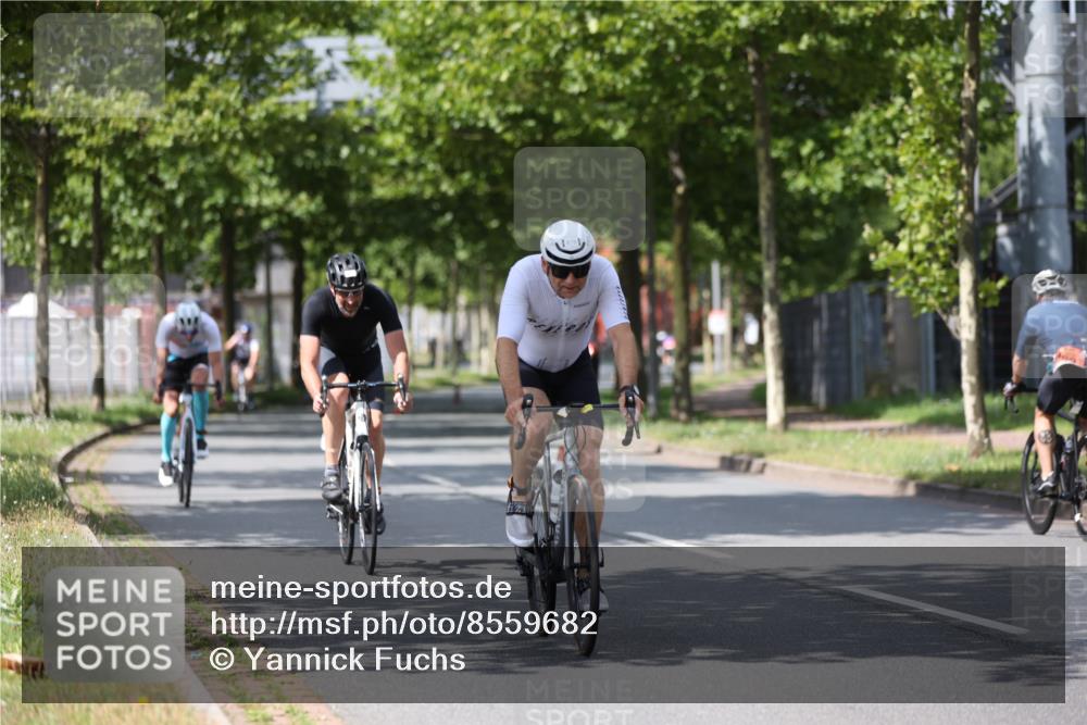10.08.2025 - GEWOBA Citytriathlon Bremen Yannick Fuchs http://msf.ph/oto/8559682 10.08.2025 12:40:29 Radfahren 559, 581, 597, 602, 672, 723, 737, 815, 829, 848, 870, 879, 899, 910, 949, 975, 1002, 1024 meine-sportfotos.de