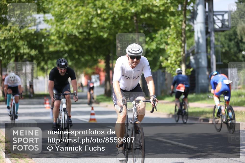 10.08.2025 - GEWOBA Citytriathlon Bremen Yannick Fuchs http://msf.ph/oto/8559687 10.08.2025 12:40:30 Radfahren 559, 581, 597, 672, 723, 737, 815, 829, 848, 870, 879, 899, 910, 949, 975, 1002, 1024 meine-sportfotos.de