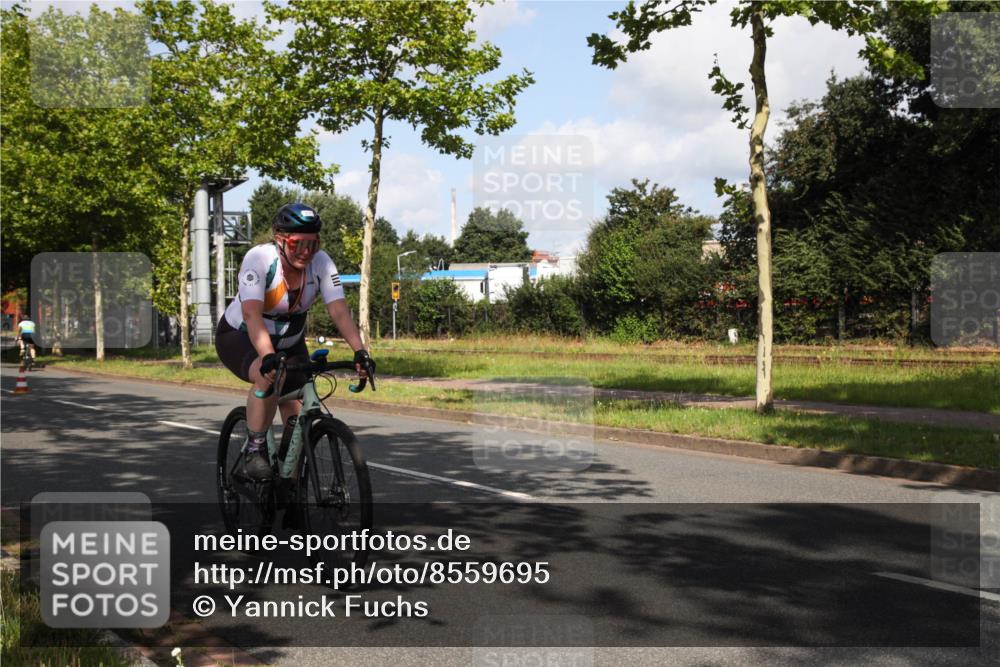 10.08.2025 - GEWOBA Citytriathlon Bremen Yannick Fuchs http://msf.ph/oto/8559695 10.08.2025 11:01:32 Radfahren 37, 87, 199, 410, 440, 481 meine-sportfotos.de