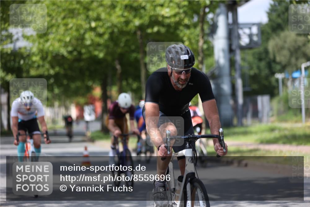 10.08.2025 - GEWOBA Citytriathlon Bremen Yannick Fuchs http://msf.ph/oto/8559696 10.08.2025 12:40:30 Radfahren 559, 581, 597, 672, 723, 737, 815, 829, 848, 870, 879, 899, 910, 949, 975, 1002, 1024 meine-sportfotos.de