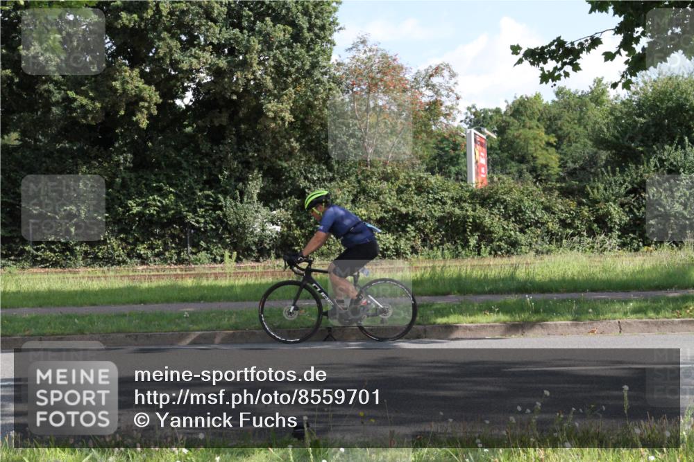 10.08.2025 - GEWOBA Citytriathlon Bremen Yannick Fuchs http://msf.ph/oto/8559701 10.08.2025 10:36:26 Radfahren 99, 117, 159, 231, 378, 397, 401, 447 meine-sportfotos.de
