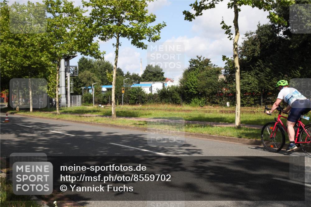 10.08.2025 - GEWOBA Citytriathlon Bremen Yannick Fuchs http://msf.ph/oto/8559702 10.08.2025 11:01:44 Radfahren 89, 199, 481 meine-sportfotos.de