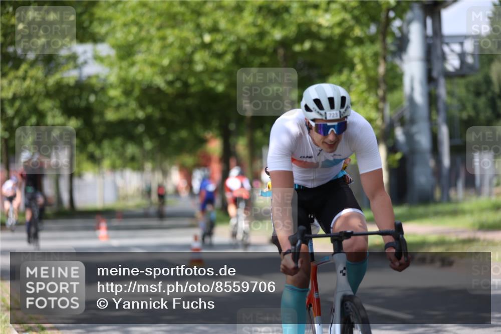 10.08.2025 - GEWOBA Citytriathlon Bremen Yannick Fuchs http://msf.ph/oto/8559706 10.08.2025 12:40:31 Radfahren 581, 597, 672, 723, 737, 815, 829, 848, 870, 879, 899, 910, 949, 975, 1002, 1024 meine-sportfotos.de