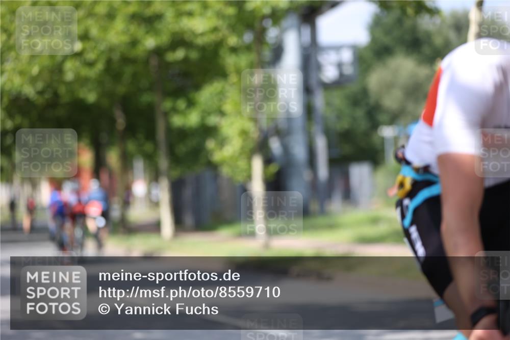 10.08.2025 - GEWOBA Citytriathlon Bremen Yannick Fuchs http://msf.ph/oto/8559710 10.08.2025 12:40:32 Radfahren 581, 597, 672, 723, 737, 829, 848, 870, 879, 899, 910, 949, 975, 1002, 1024 meine-sportfotos.de