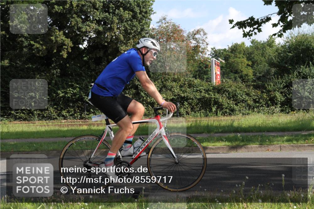 10.08.2025 - GEWOBA Citytriathlon Bremen Yannick Fuchs http://msf.ph/oto/8559717 10.08.2025 10:36:29 Radfahren 99, 115, 117, 159, 231, 378, 397, 401, 447 meine-sportfotos.de
