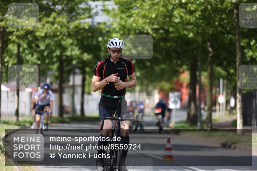 10.08.2025 - GEWOBA Citytriathlon Bremen Yannick Fuchs http://msf.ph/oto/8559724 10.08.2025 12:40:33 Radfahren 581, 597, 672, 723, 737, 829, 848, 870, 879, 899, 910, 921, 949, 975, 1002, 1024 meine-sportfotos.de