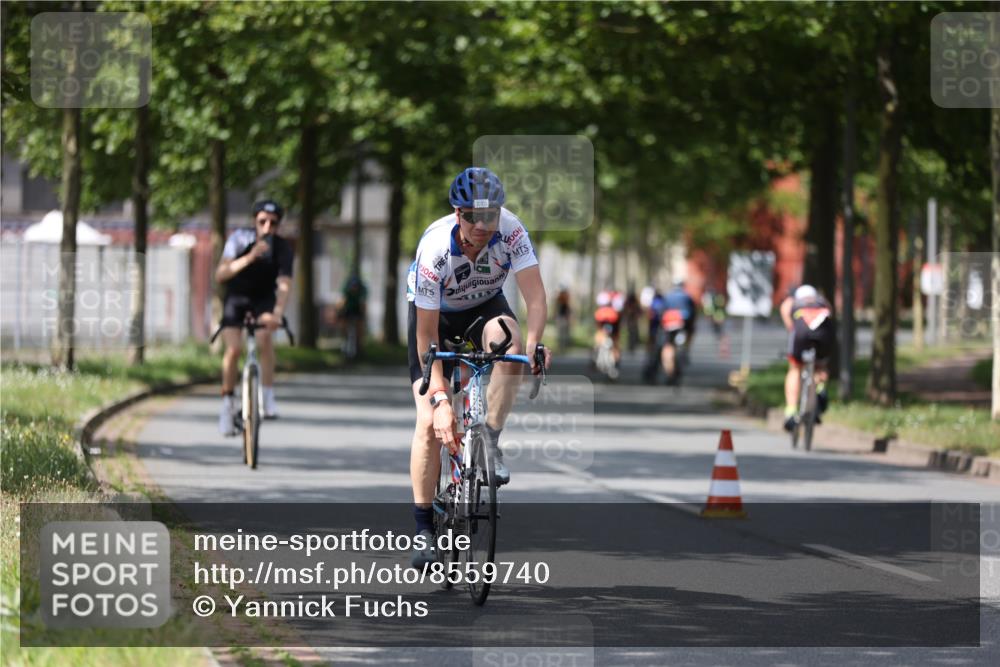 10.08.2025 - GEWOBA Citytriathlon Bremen Yannick Fuchs http://msf.ph/oto/8559740 10.08.2025 12:40:35 Radfahren 581, 597, 606, 672, 723, 737, 829, 848, 870, 879, 910, 921, 949, 975, 1002, 1024 meine-sportfotos.de