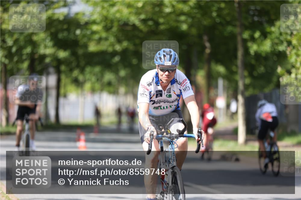 10.08.2025 - GEWOBA Citytriathlon Bremen Yannick Fuchs http://msf.ph/oto/8559748 10.08.2025 12:40:36 Radfahren 581, 597, 606, 672, 723, 737, 829, 848, 870, 879, 910, 921, 949, 975, 1002, 1024 meine-sportfotos.de