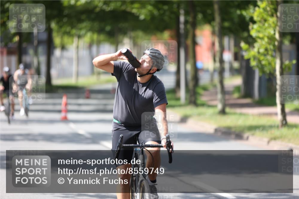 10.08.2025 - GEWOBA Citytriathlon Bremen Yannick Fuchs http://msf.ph/oto/8559749 10.08.2025 14:16:32 Radfahren 31, 38, 48, 57, 63, 64, 121, 144, 152, 173 meine-sportfotos.de
