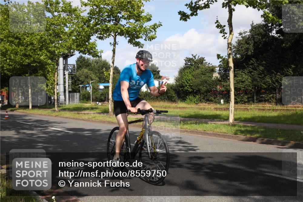 10.08.2025 - GEWOBA Citytriathlon Bremen Yannick Fuchs http://msf.ph/oto/8559750 10.08.2025 11:02:46 Radfahren 23, 53, 135, 223, 484 meine-sportfotos.de