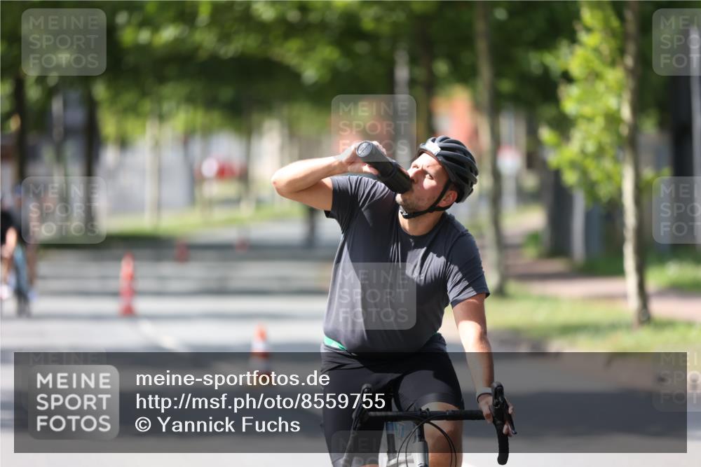 10.08.2025 - GEWOBA Citytriathlon Bremen Yannick Fuchs http://msf.ph/oto/8559755 10.08.2025 14:16:32 Radfahren 31, 38, 48, 57, 63, 64, 121, 144, 152, 173 meine-sportfotos.de