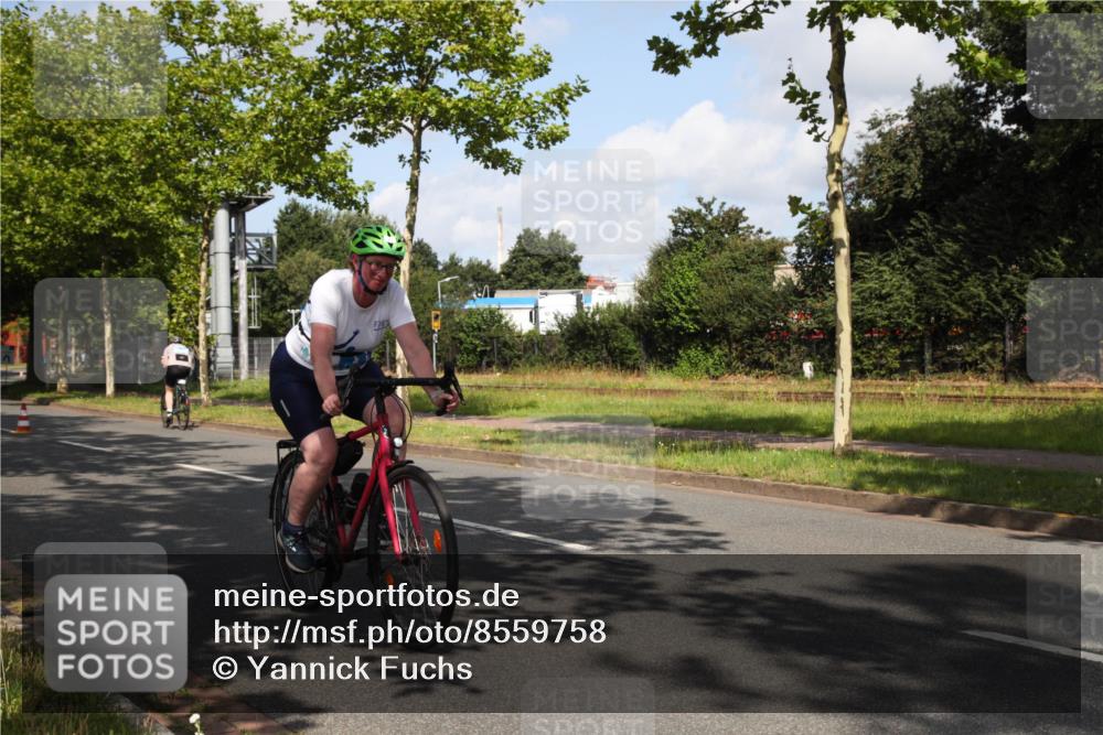10.08.2025 - GEWOBA Citytriathlon Bremen Yannick Fuchs http://msf.ph/oto/8559758 10.08.2025 11:02:50 Radfahren 23, 53, 135, 223 meine-sportfotos.de