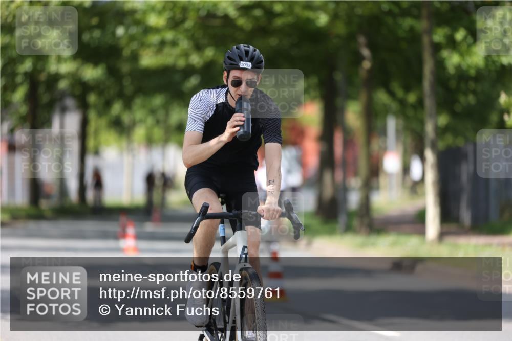 10.08.2025 - GEWOBA Citytriathlon Bremen Yannick Fuchs http://msf.ph/oto/8559761 10.08.2025 12:40:37 Radfahren 581, 597, 606, 672, 723, 737, 802, 829, 848, 870, 879, 910, 921, 949, 975, 1002, 1024 meine-sportfotos.de