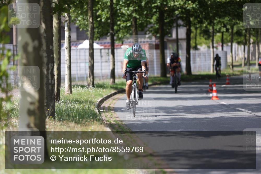10.08.2025 - GEWOBA Citytriathlon Bremen Yannick Fuchs http://msf.ph/oto/8559769 10.08.2025 12:40:40 Radfahren 597, 606, 672, 723, 737, 802, 829, 848, 870, 879, 910, 921, 1002, 1024 meine-sportfotos.de