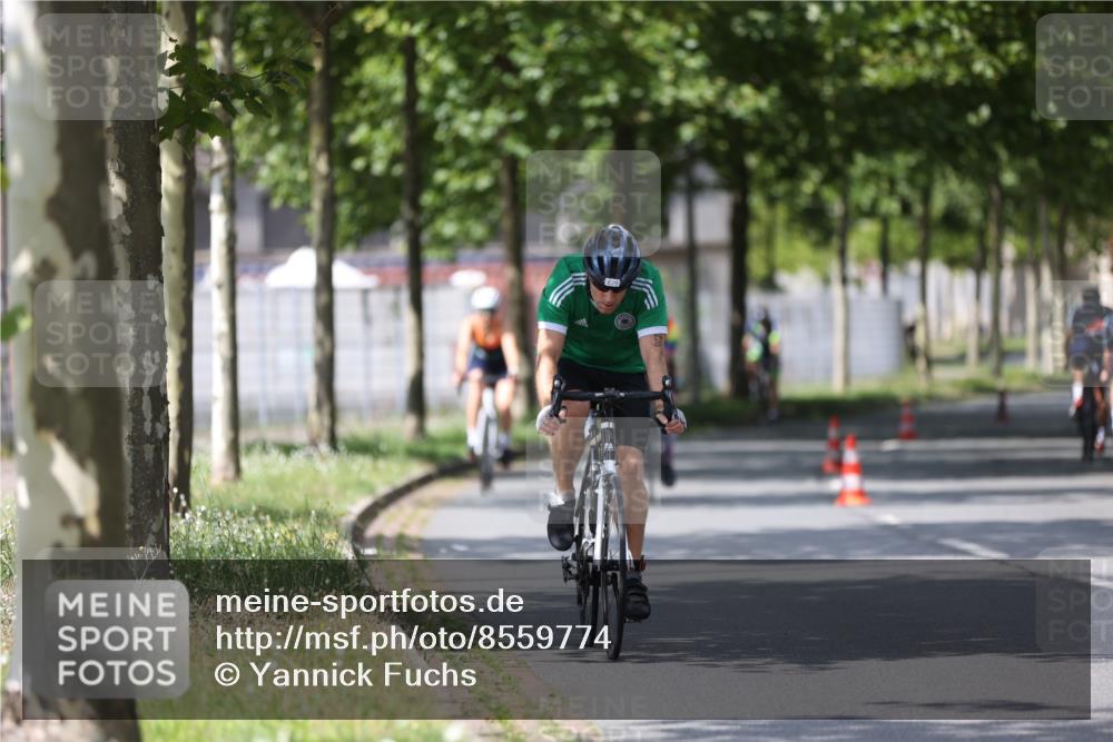 10.08.2025 - GEWOBA Citytriathlon Bremen Yannick Fuchs http://msf.ph/oto/8559774 10.08.2025 12:40:41 Radfahren 597, 606, 672, 723, 802, 829, 848, 870, 879, 910, 921, 1002, 1024 meine-sportfotos.de