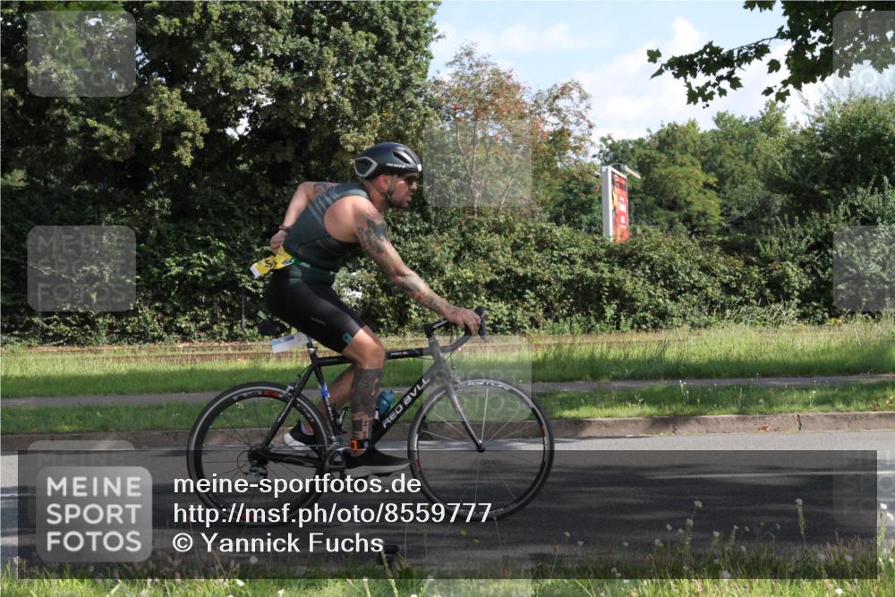 10.08.2025 - GEWOBA Citytriathlon Bremen Yannick Fuchs http://msf.ph/oto/8559777 10.08.2025 10:36:39 Radfahren 99, 115, 117, 159, 378, 397, 447, 497 meine-sportfotos.de