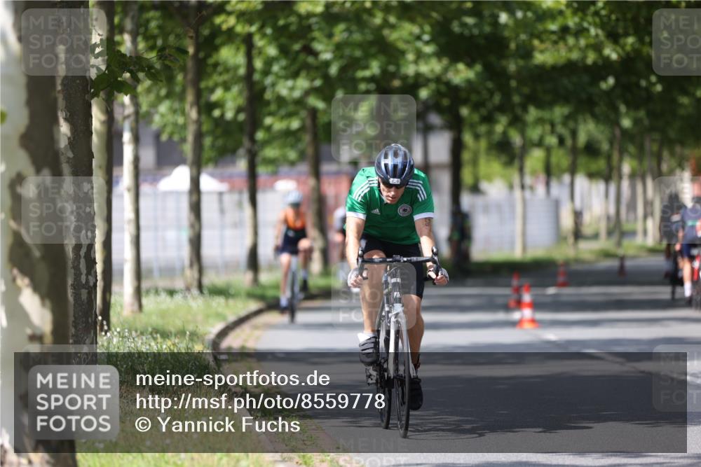 10.08.2025 - GEWOBA Citytriathlon Bremen Yannick Fuchs http://msf.ph/oto/8559778 10.08.2025 12:40:41 Radfahren 597, 606, 672, 723, 802, 829, 848, 870, 879, 910, 921, 1002, 1024 meine-sportfotos.de