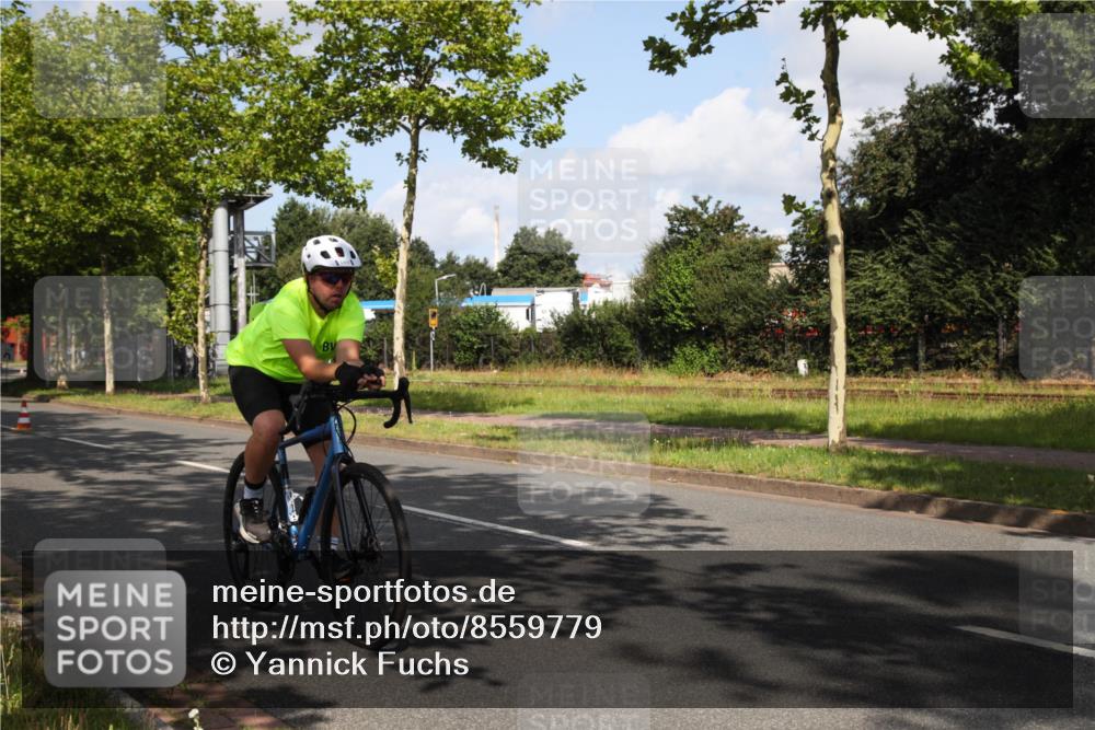 10.08.2025 - GEWOBA Citytriathlon Bremen Yannick Fuchs http://msf.ph/oto/8559779 10.08.2025 11:03:19 Radfahren 27, 175, 177, 189, 415, 496 meine-sportfotos.de