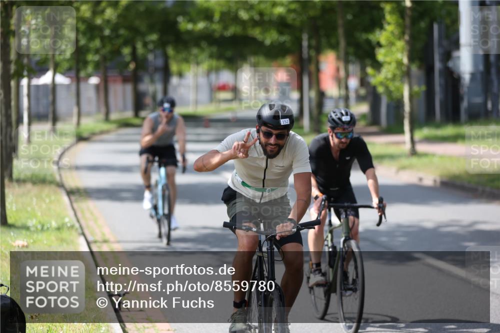 10.08.2025 - GEWOBA Citytriathlon Bremen Yannick Fuchs http://msf.ph/oto/8559780 10.08.2025 14:16:36 Radfahren 31, 57, 63, 64, 121, 144, 152, 173 meine-sportfotos.de