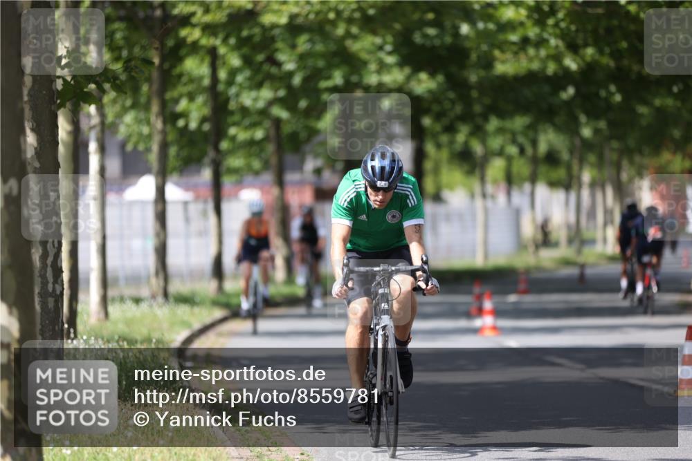 10.08.2025 - GEWOBA Citytriathlon Bremen Yannick Fuchs http://msf.ph/oto/8559781 10.08.2025 12:40:41 Radfahren 597, 606, 672, 723, 802, 829, 848, 870, 879, 910, 921, 1002, 1024 meine-sportfotos.de