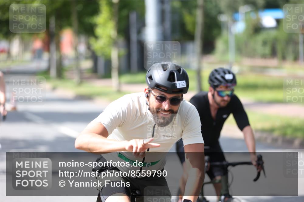 10.08.2025 - GEWOBA Citytriathlon Bremen Yannick Fuchs http://msf.ph/oto/8559790 10.08.2025 14:16:37 Radfahren 31, 57, 63, 64, 121, 144, 152, 173 meine-sportfotos.de