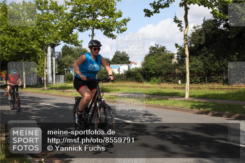 10.08.2025 - GEWOBA Citytriathlon Bremen Yannick Fuchs http://msf.ph/oto/8559791 10.08.2025 11:03:37 Radfahren 13, 55, 167 meine-sportfotos.de