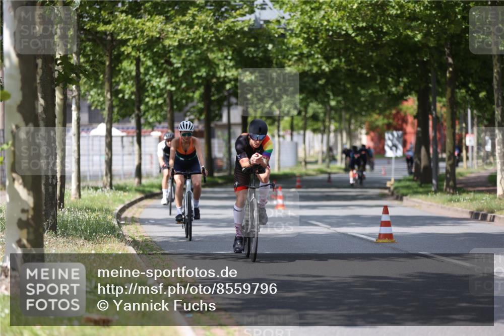 10.08.2025 - GEWOBA Citytriathlon Bremen Yannick Fuchs http://msf.ph/oto/8559796 10.08.2025 12:40:43 Radfahren 606, 672, 723, 785, 802, 829, 848, 870, 879, 921, 1001, 1002, 1024 meine-sportfotos.de