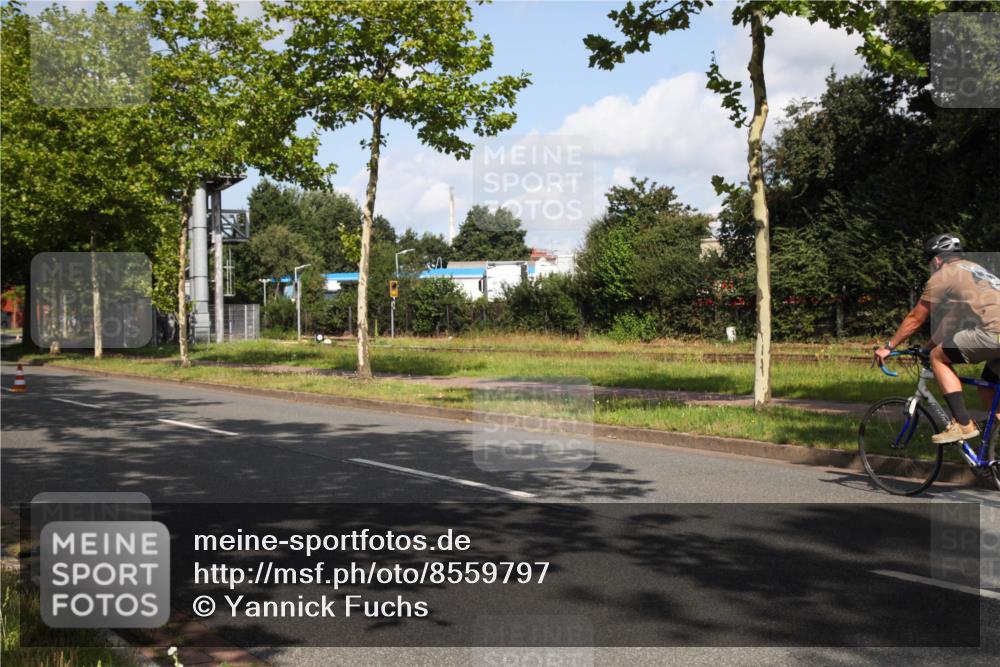 10.08.2025 - GEWOBA Citytriathlon Bremen Yannick Fuchs http://msf.ph/oto/8559797 10.08.2025 11:03:39 Radfahren 13, 55, 167 meine-sportfotos.de