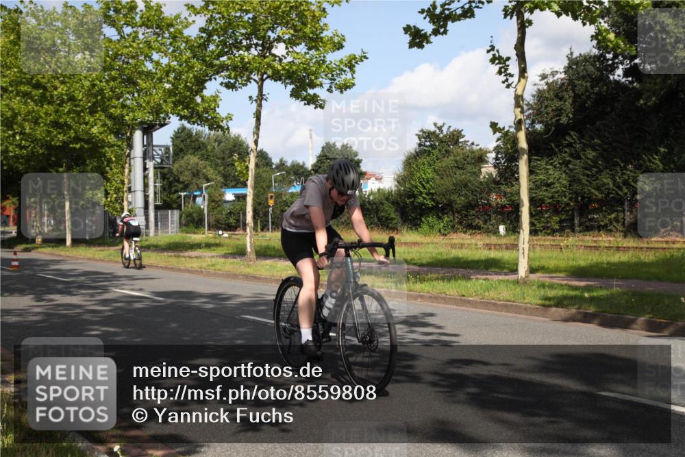 10.08.2025 - GEWOBA Citytriathlon Bremen Yannick Fuchs http://msf.ph/oto/8559808 10.08.2025 11:03:50 Radfahren 13, 167 meine-sportfotos.de