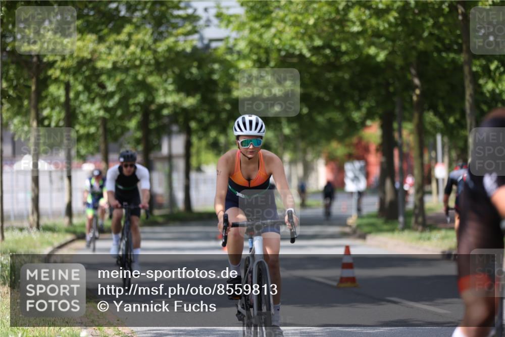 10.08.2025 - GEWOBA Citytriathlon Bremen Yannick Fuchs http://msf.ph/oto/8559813 10.08.2025 12:40:45 Radfahren 606, 672, 723, 785, 802, 829, 848, 921, 1001, 1002, 1024 meine-sportfotos.de