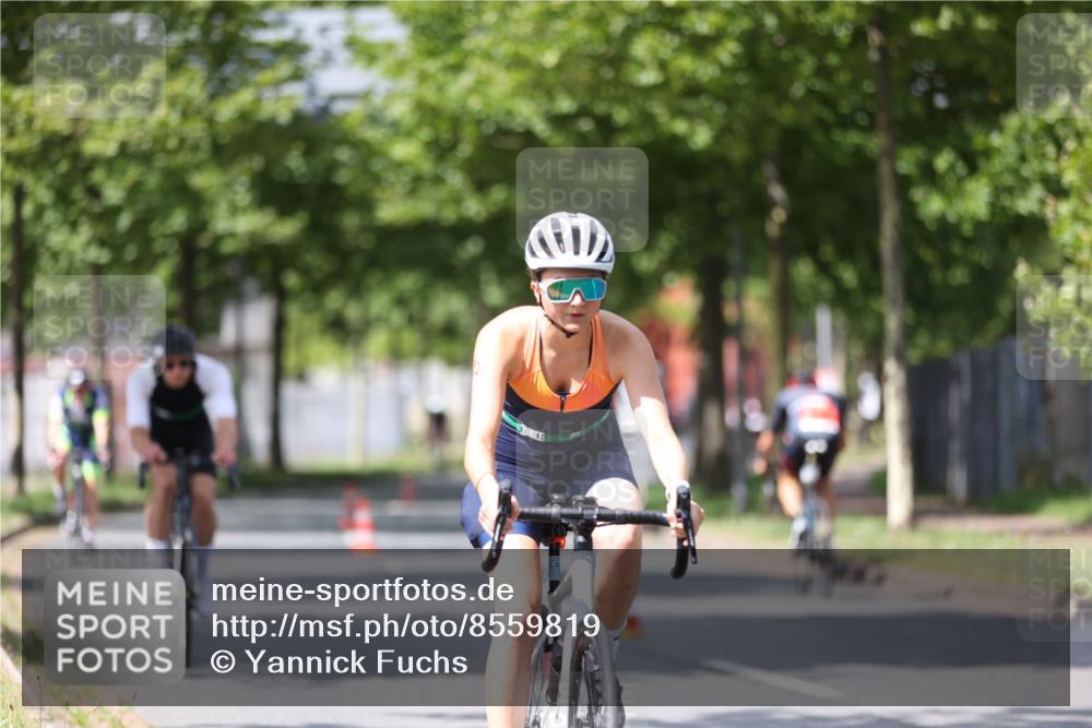 10.08.2025 - GEWOBA Citytriathlon Bremen Yannick Fuchs http://msf.ph/oto/8559819 10.08.2025 12:40:45 Radfahren 606, 672, 723, 785, 802, 829, 848, 921, 1001, 1002, 1024 meine-sportfotos.de