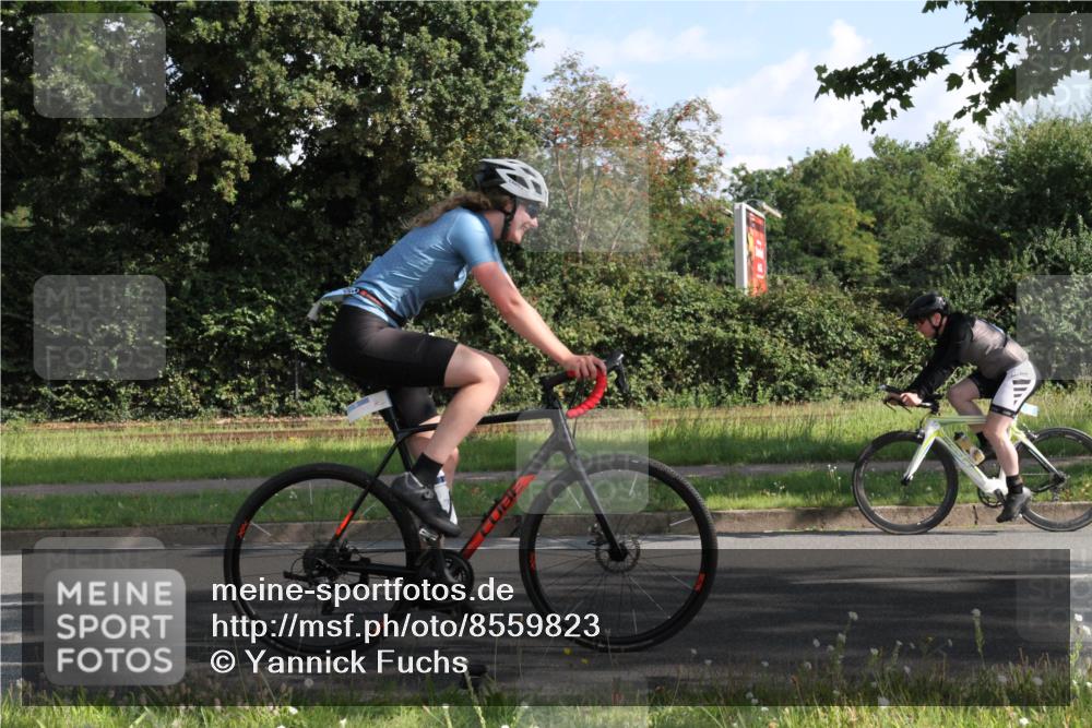 10.08.2025 - GEWOBA Citytriathlon Bremen Yannick Fuchs http://msf.ph/oto/8559823 10.08.2025 10:36:42 Radfahren 99, 115, 159, 378, 397, 447, 497 meine-sportfotos.de