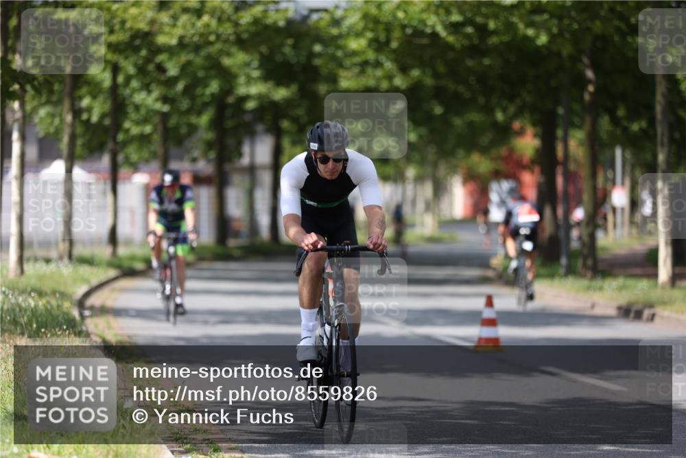 10.08.2025 - GEWOBA Citytriathlon Bremen Yannick Fuchs http://msf.ph/oto/8559826 10.08.2025 12:40:46 Radfahren 606, 672, 785, 802, 829, 848, 921, 1001, 1002, 1024 meine-sportfotos.de