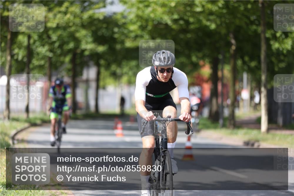 10.08.2025 - GEWOBA Citytriathlon Bremen Yannick Fuchs http://msf.ph/oto/8559830 10.08.2025 12:40:46 Radfahren 606, 672, 785, 802, 829, 848, 921, 1001, 1002, 1024 meine-sportfotos.de