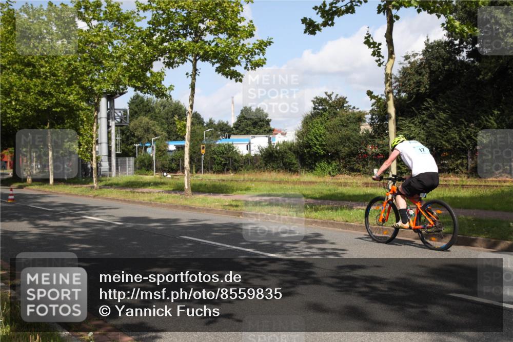 10.08.2025 - GEWOBA Citytriathlon Bremen Yannick Fuchs http://msf.ph/oto/8559835 10.08.2025 11:05:12 Radfahren  meine-sportfotos.de