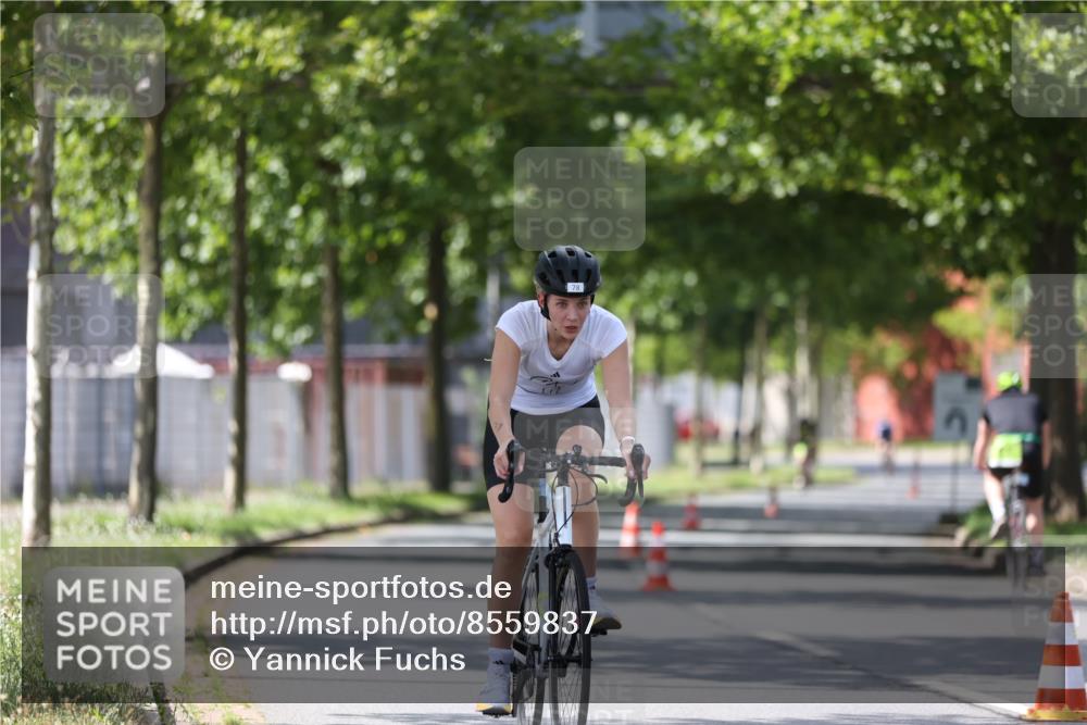 10.08.2025 - GEWOBA Citytriathlon Bremen Yannick Fuchs http://msf.ph/oto/8559837 10.08.2025 14:17:02 Radfahren 20, 32, 41, 58, 78, 164 meine-sportfotos.de