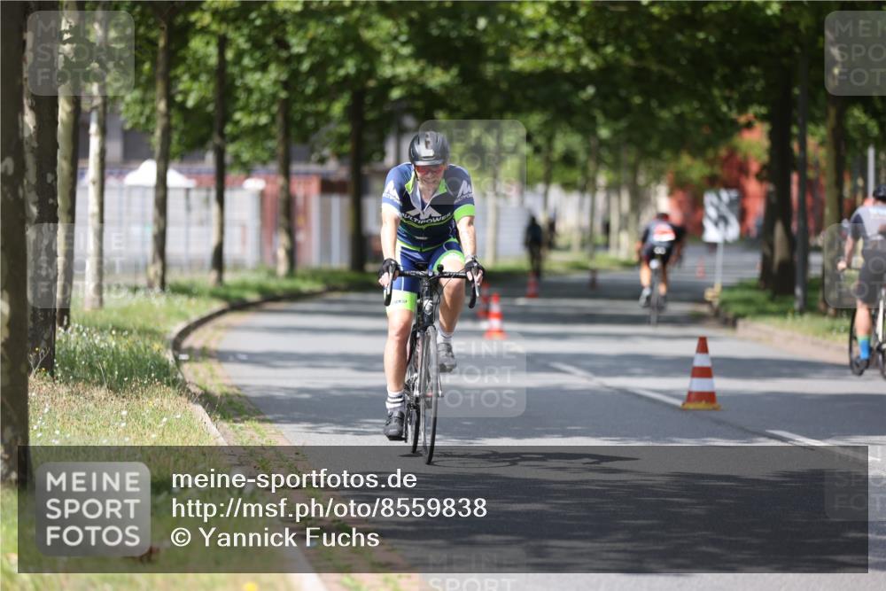 10.08.2025 - GEWOBA Citytriathlon Bremen Yannick Fuchs http://msf.ph/oto/8559838 10.08.2025 12:40:47 Radfahren 606, 672, 785, 802, 829, 848, 921, 1001, 1002 meine-sportfotos.de