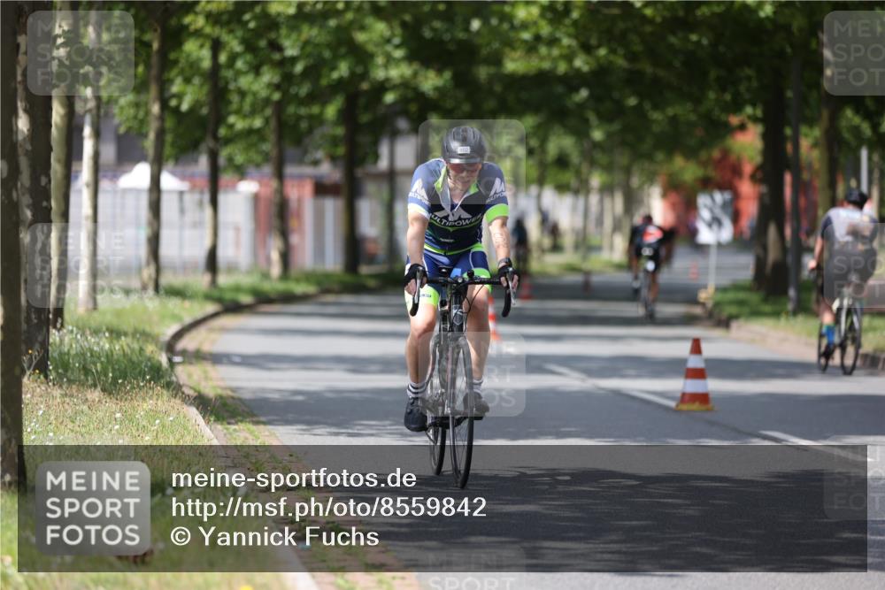10.08.2025 - GEWOBA Citytriathlon Bremen Yannick Fuchs http://msf.ph/oto/8559842 10.08.2025 12:40:47 Radfahren 606, 672, 785, 802, 829, 848, 921, 1001, 1002 meine-sportfotos.de