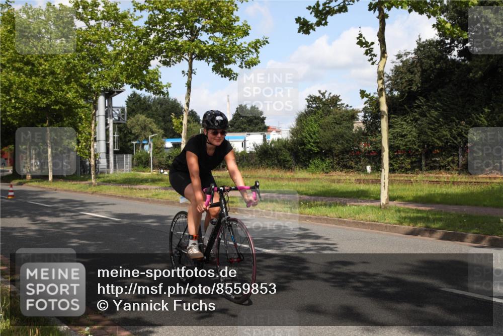 10.08.2025 - GEWOBA Citytriathlon Bremen Yannick Fuchs http://msf.ph/oto/8559853 10.08.2025 11:06:05 Radfahren 17 meine-sportfotos.de