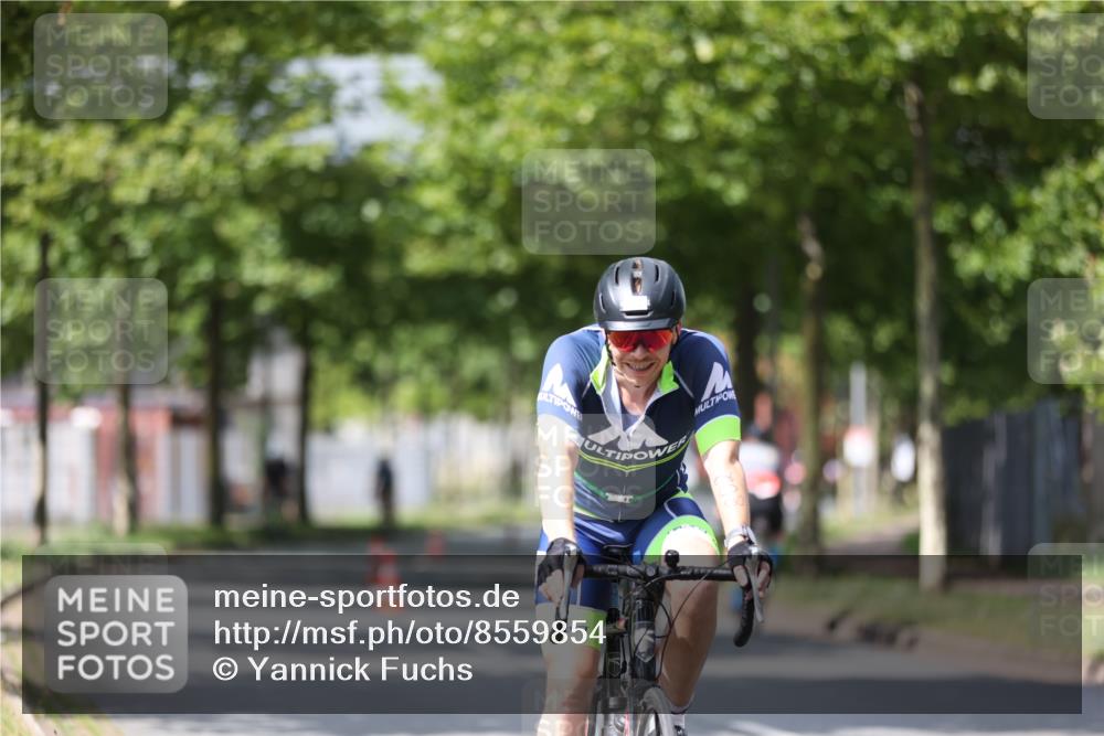 10.08.2025 - GEWOBA Citytriathlon Bremen Yannick Fuchs http://msf.ph/oto/8559854 10.08.2025 12:40:48 Radfahren 606, 650, 672, 785, 802, 829, 848, 921, 1001, 1002 meine-sportfotos.de