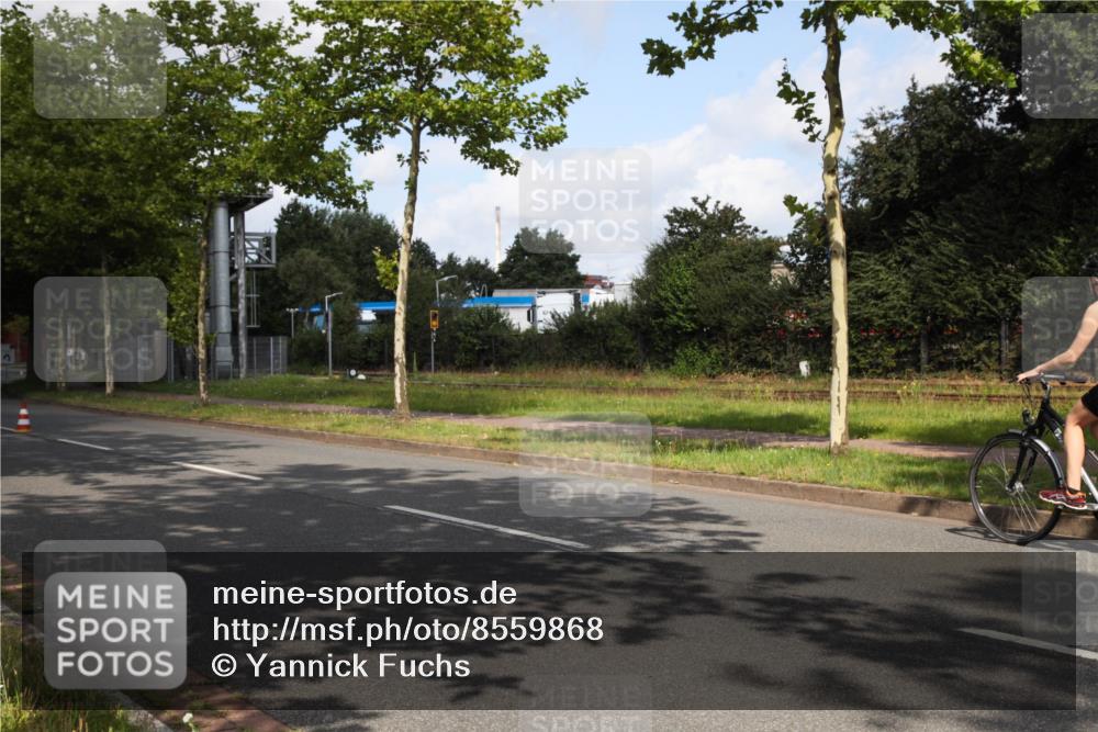 10.08.2025 - GEWOBA Citytriathlon Bremen Yannick Fuchs http://msf.ph/oto/8559868 10.08.2025 11:09:48 Radfahren  meine-sportfotos.de