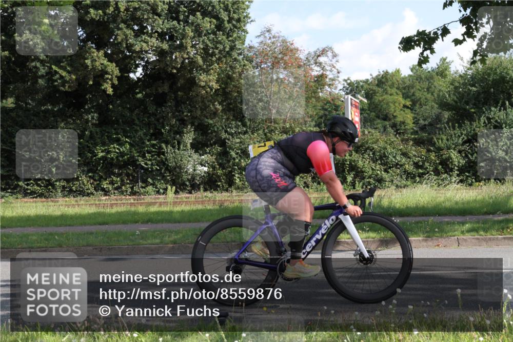 10.08.2025 - GEWOBA Citytriathlon Bremen Yannick Fuchs http://msf.ph/oto/8559876 10.08.2025 10:36:52 Radfahren 115, 381, 497 meine-sportfotos.de