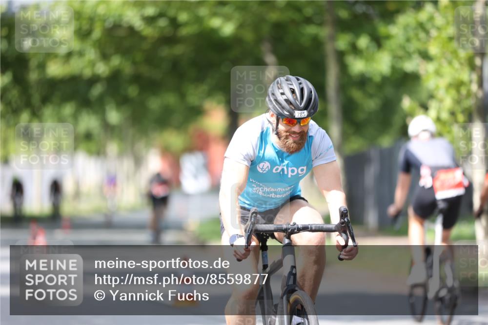 10.08.2025 - GEWOBA Citytriathlon Bremen Yannick Fuchs http://msf.ph/oto/8559877 10.08.2025 12:40:57 Radfahren 606, 650, 660, 665, 785, 802, 803, 921, 1001, 1023 meine-sportfotos.de