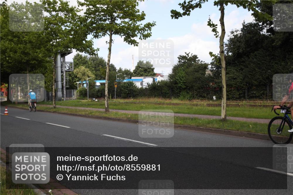 10.08.2025 - GEWOBA Citytriathlon Bremen Yannick Fuchs http://msf.ph/oto/8559881 10.08.2025 11:10:07 Radfahren  meine-sportfotos.de